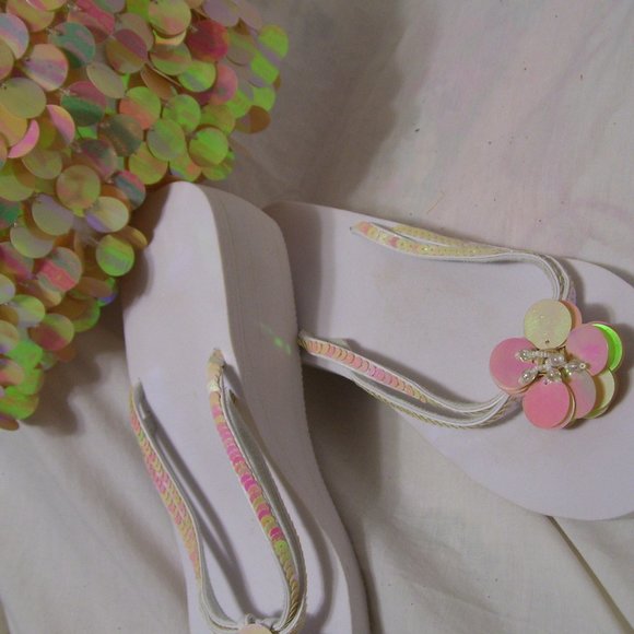 Apt. 9 Fashion Handbag White Pink with AB Palliettes Sequins Sandals Size 10 - Picture 2 of 2